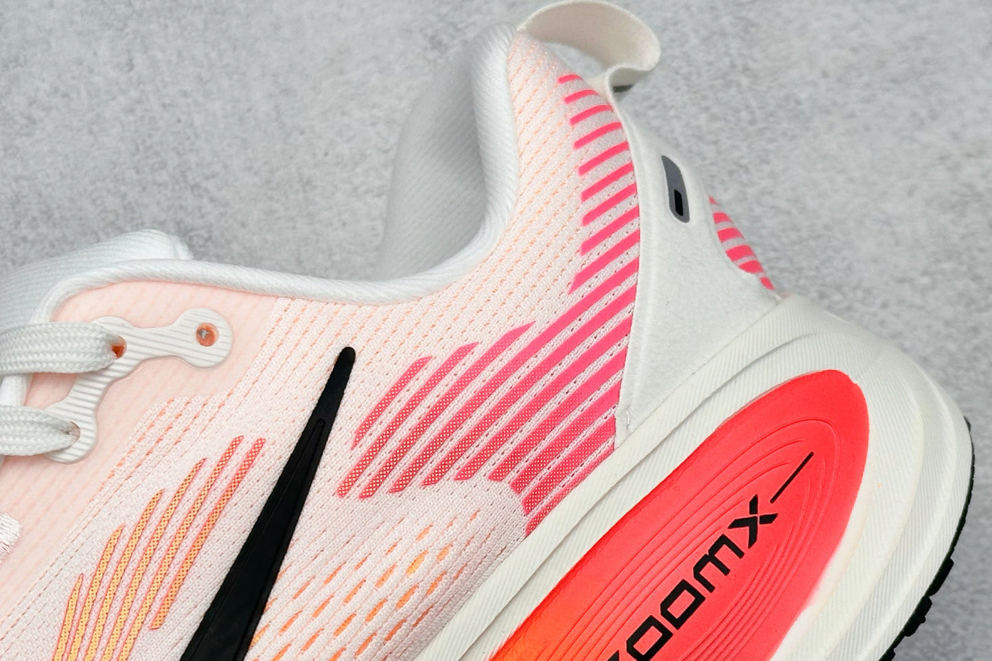 Nike Vomero 18 Atmosphere Pink