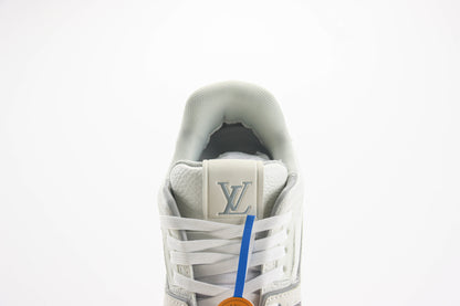 Louis Vuitton Trainer White Signature