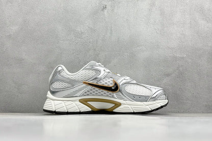 Nike V5 RNR White & Parachute Beige