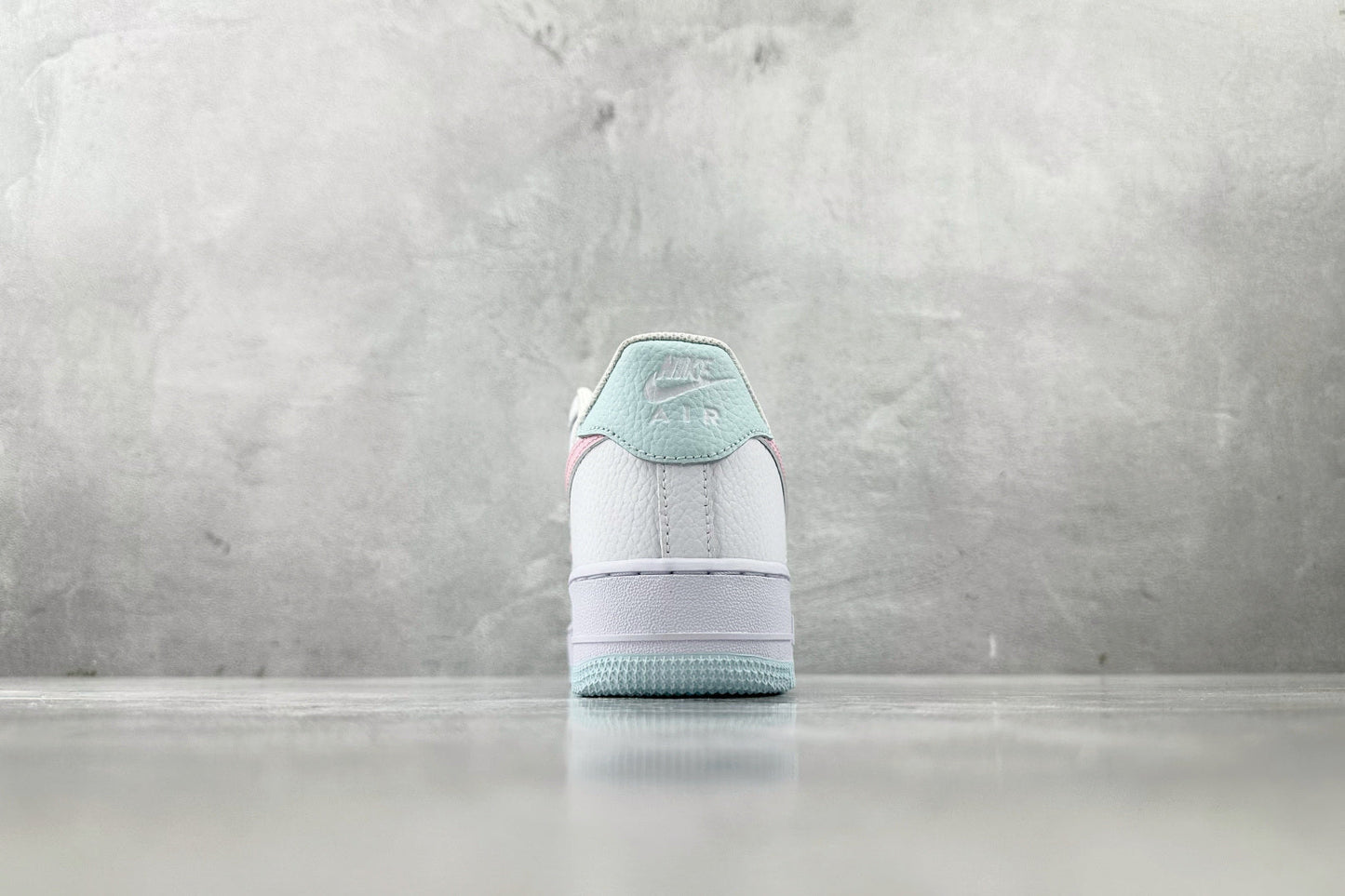 Nike Air Force 1’07 White Foam Pink
