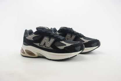 New Balance 2010 Black Shadow Grey