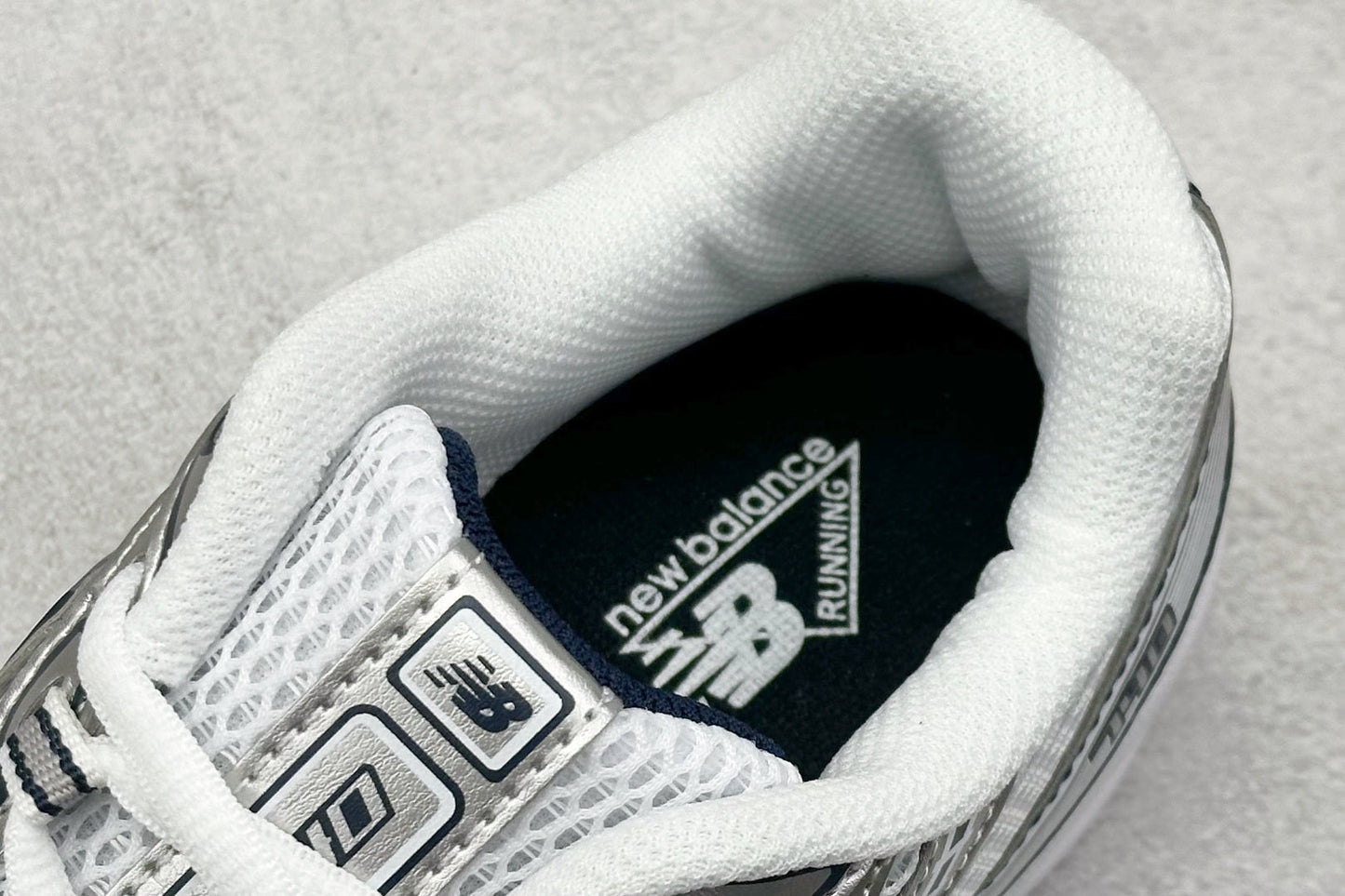 New Balance 740 White & Navy