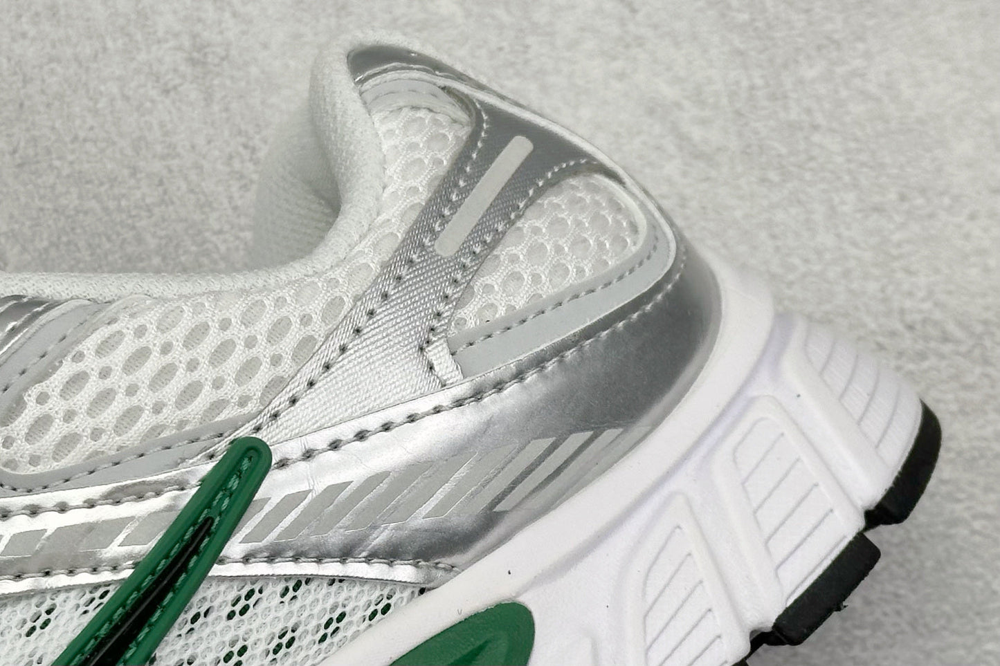 Nike V5 RNR White Malachite