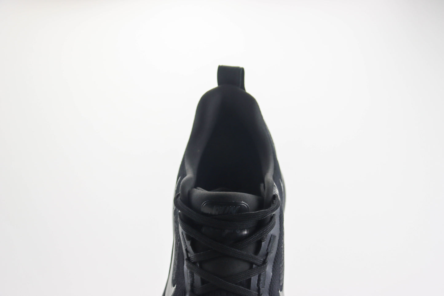 Nike Vomero 18 Black & Coconut Milk