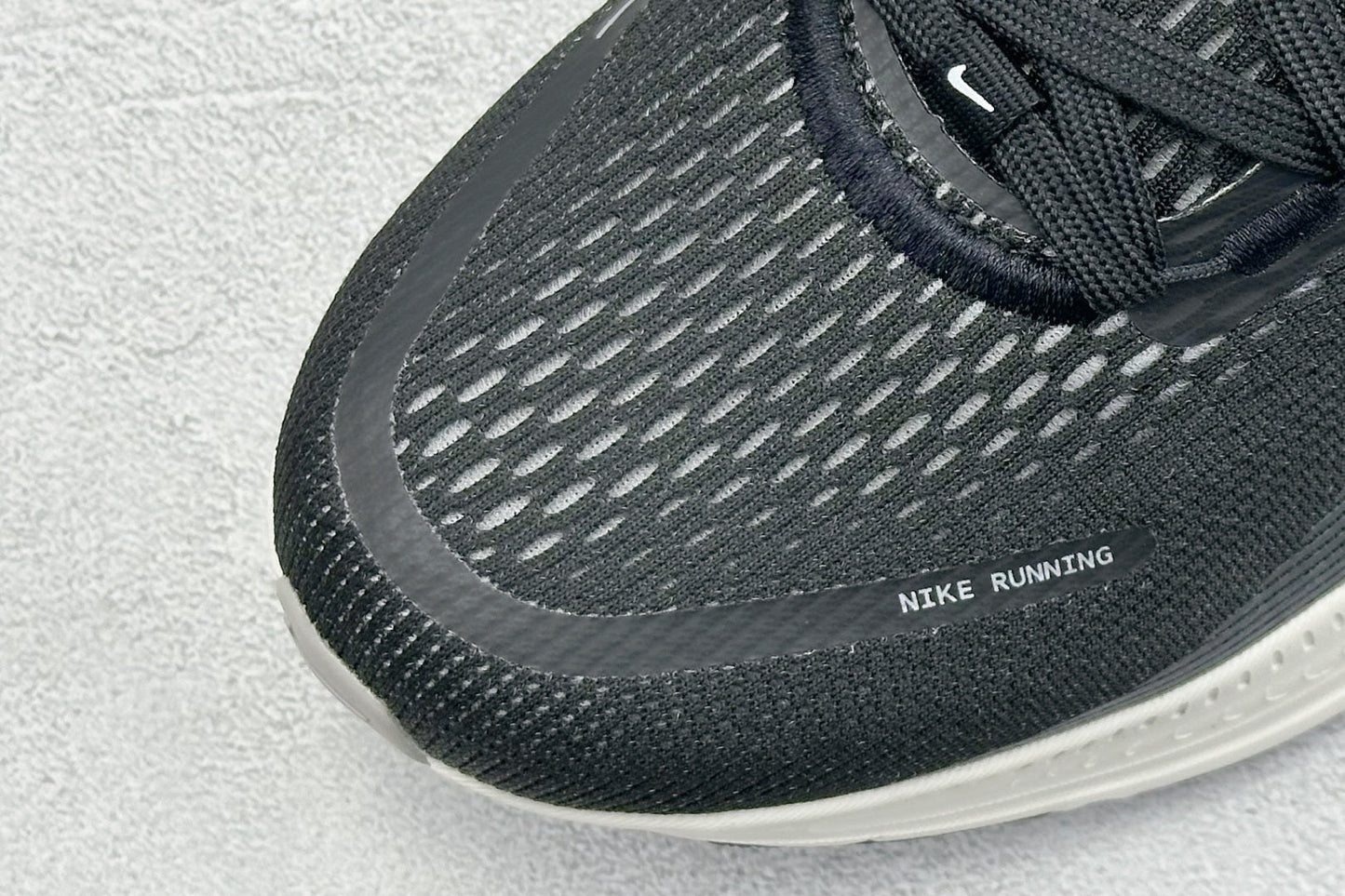 Nike Vomero 18 Black Summit White Coconut Mil