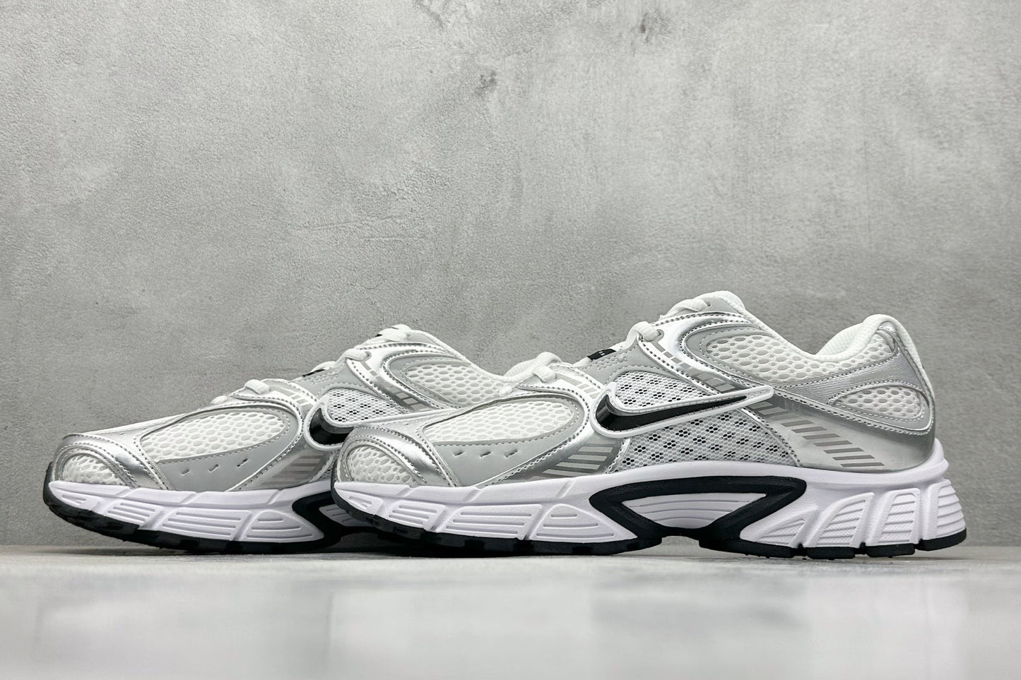 Nike V5 RNR White Vast Grey Black