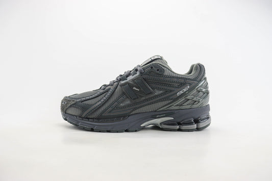 New Balance 1906R Greyscale