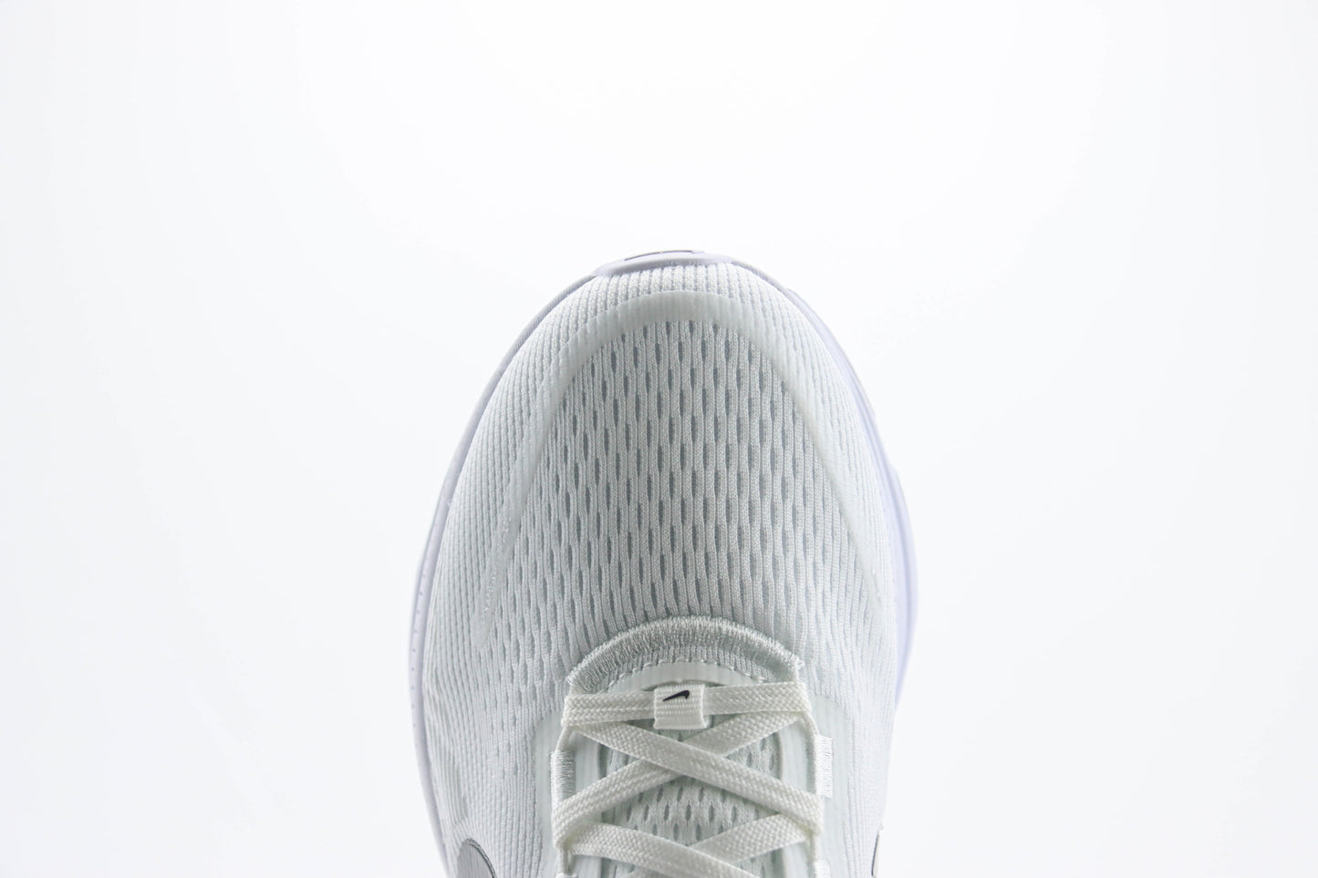 Nike Vomero 18 All White