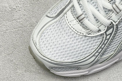 New Balance 740 White & Silver Metallic