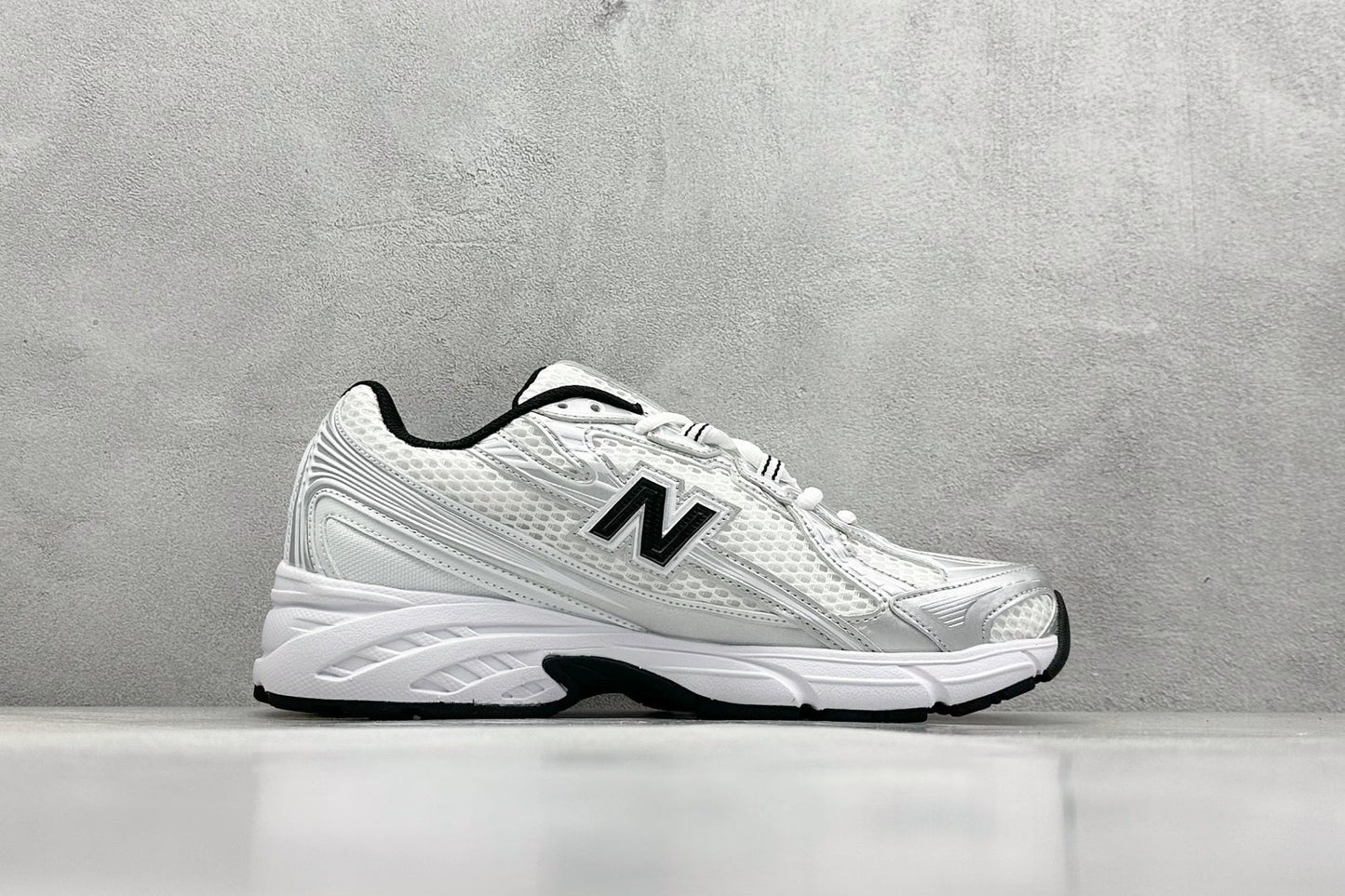 New Balance 740 White & Silver