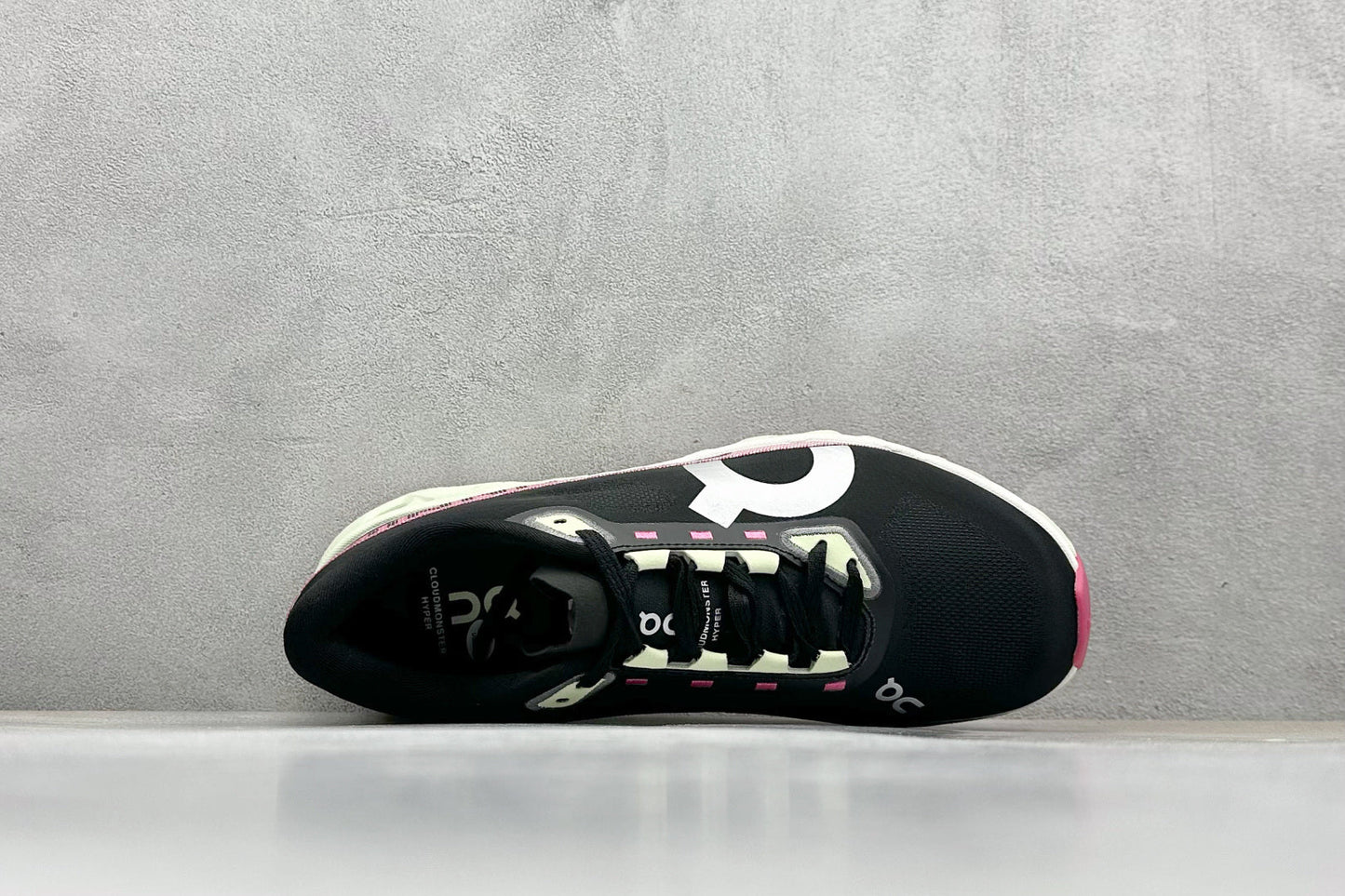 On M Cloudmonster Hyper Black Lima