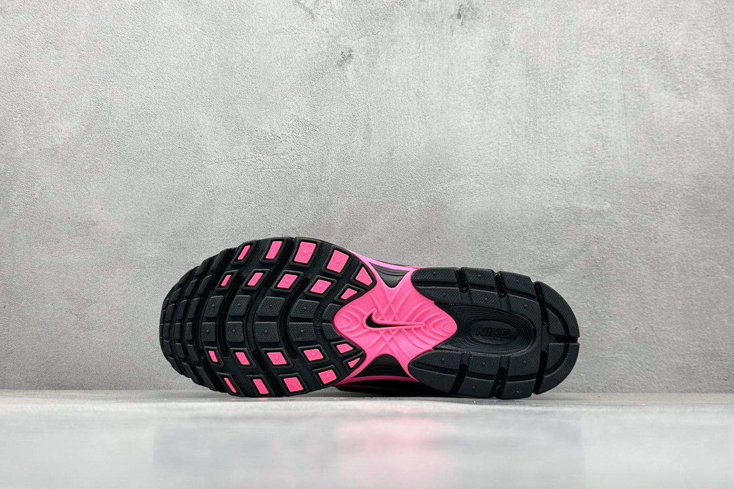 Nike V5 RNR Black Pink