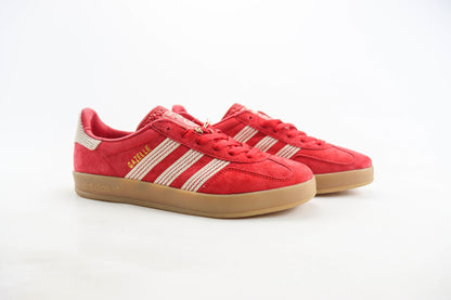 Adidas Gazelle Indoor etter Scarlet Wonder White Gum