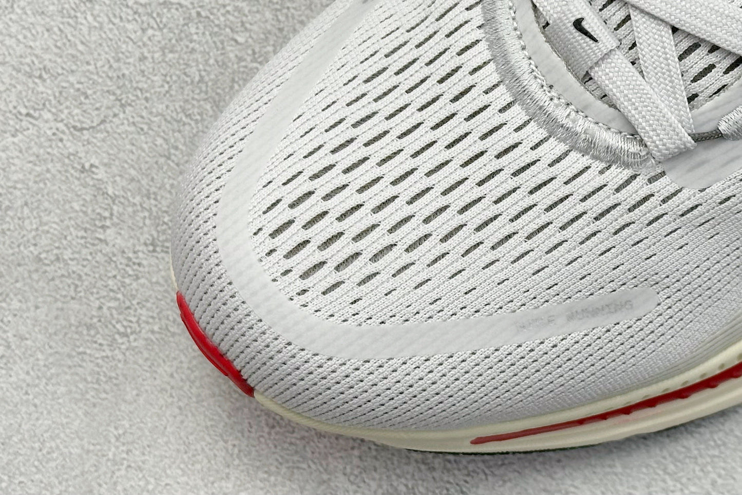 Nike Vomero 18 Platinum Tint Metallic Pewter Siren Red