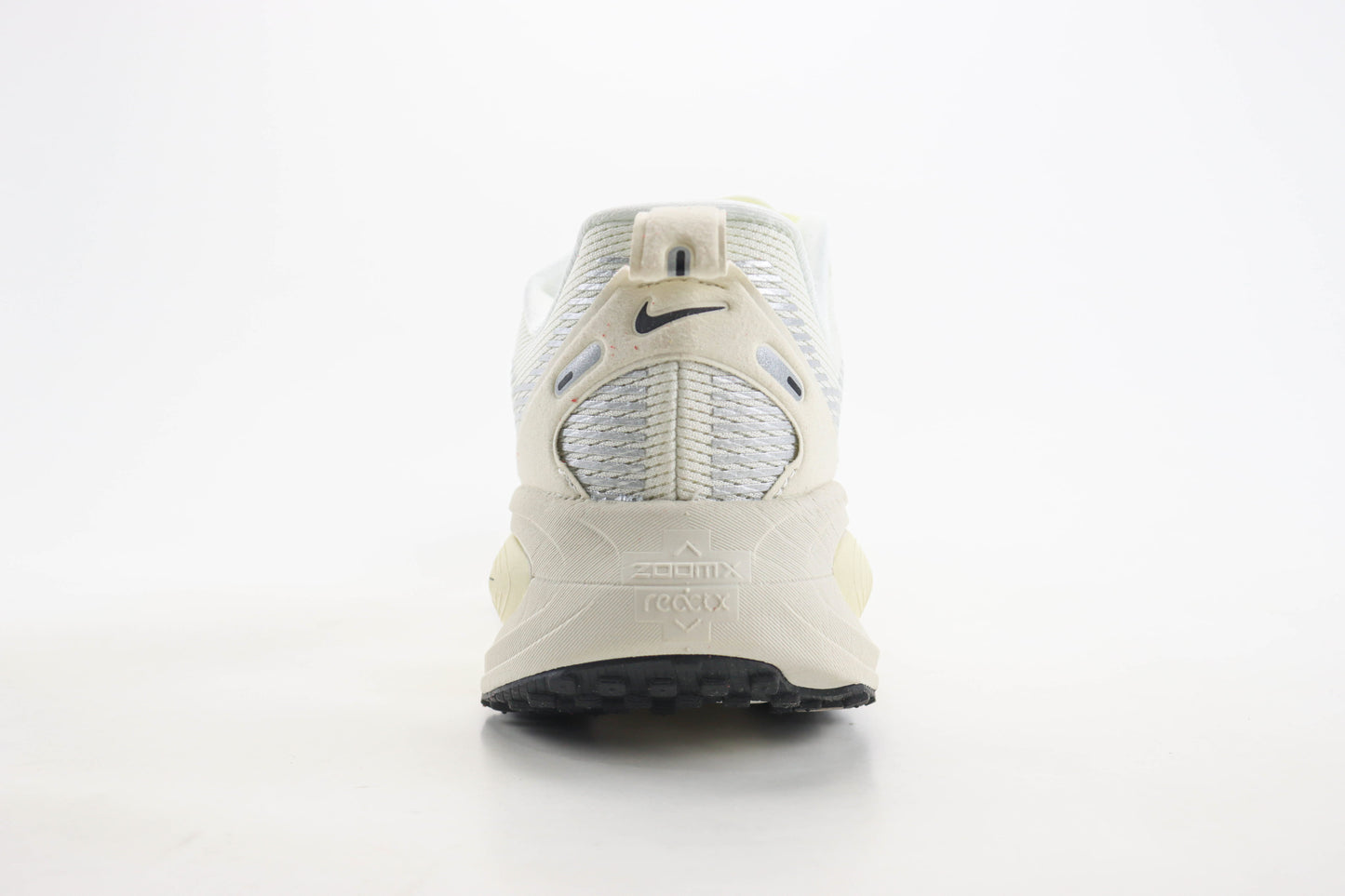 Nike Vomero 18 Coconut Milk