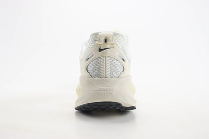 Nike Vomero 18 Coconut Milk