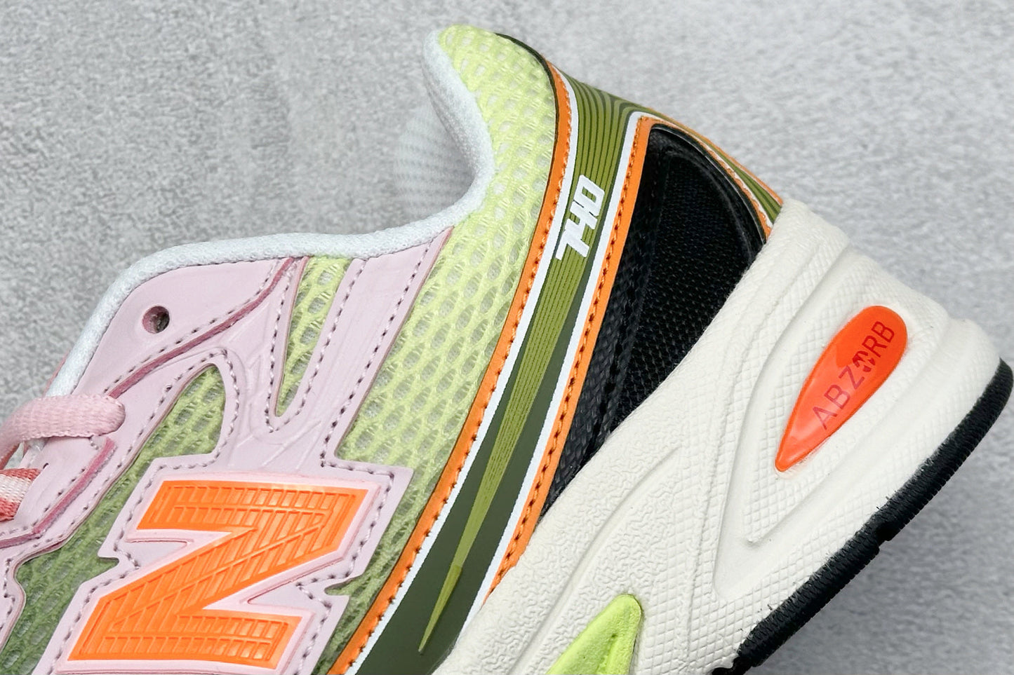 New Balance 740 Concepts Saignée Icy Pink Forest Night Flame Orange Sylvan Green