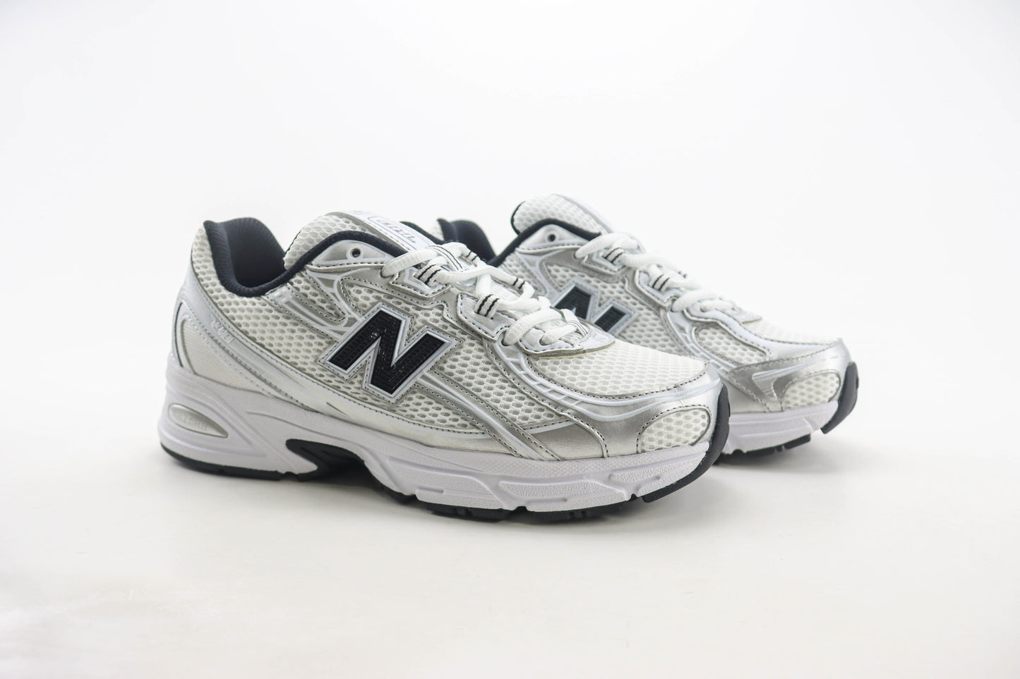 New Balance 740 White & Silver