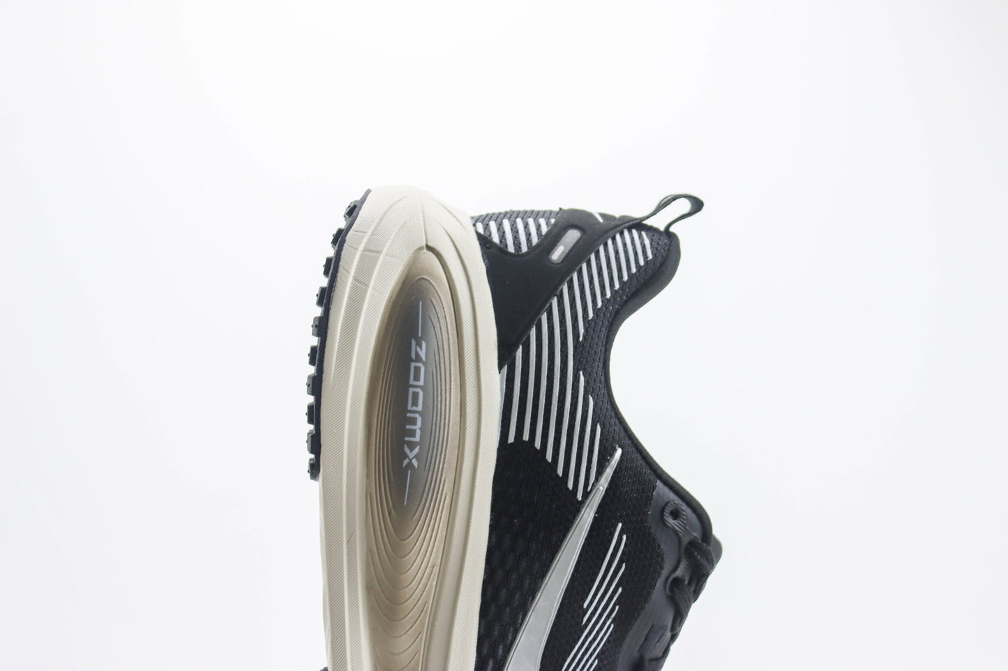 Nike Vomero 18 Black & Coconut Milk