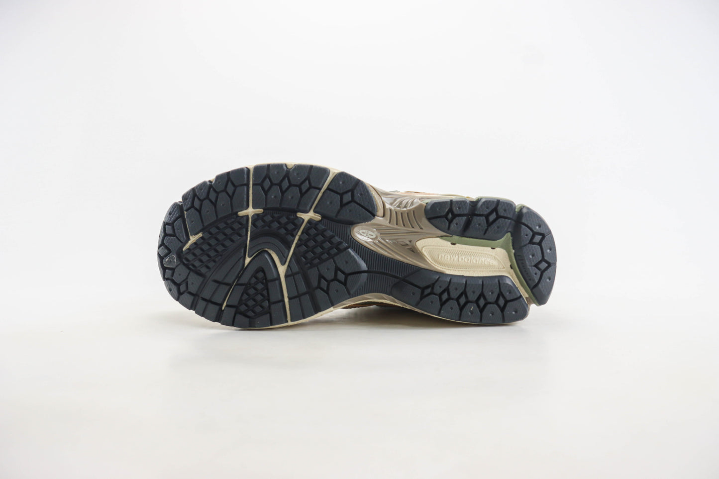 New Balance 1906U Linen Dark Olivine