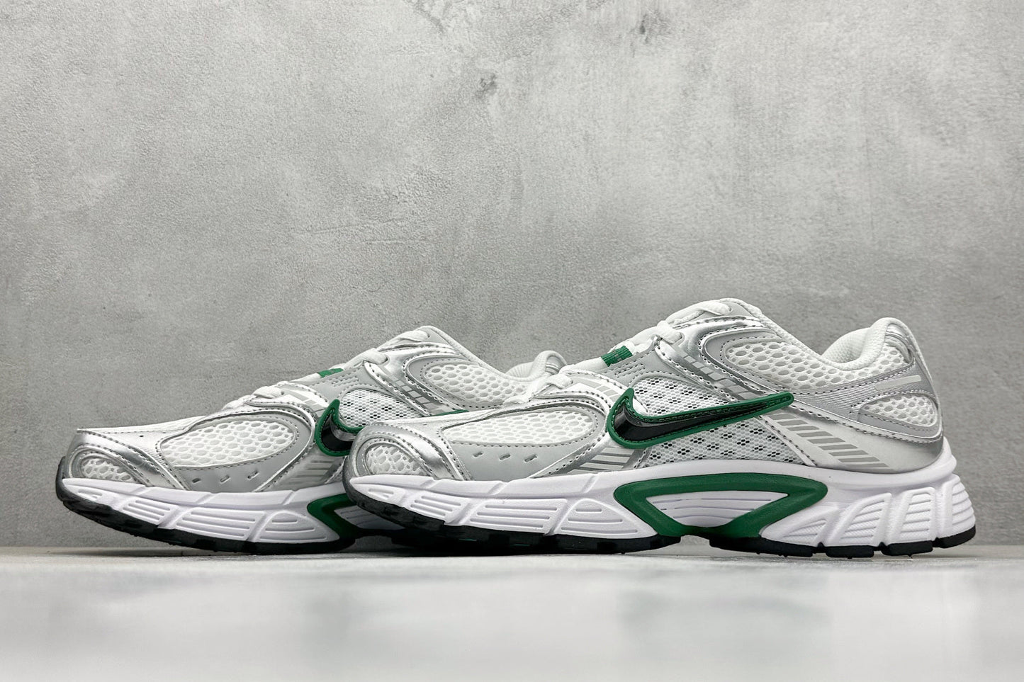 Nike V5 RNR White Malachite
