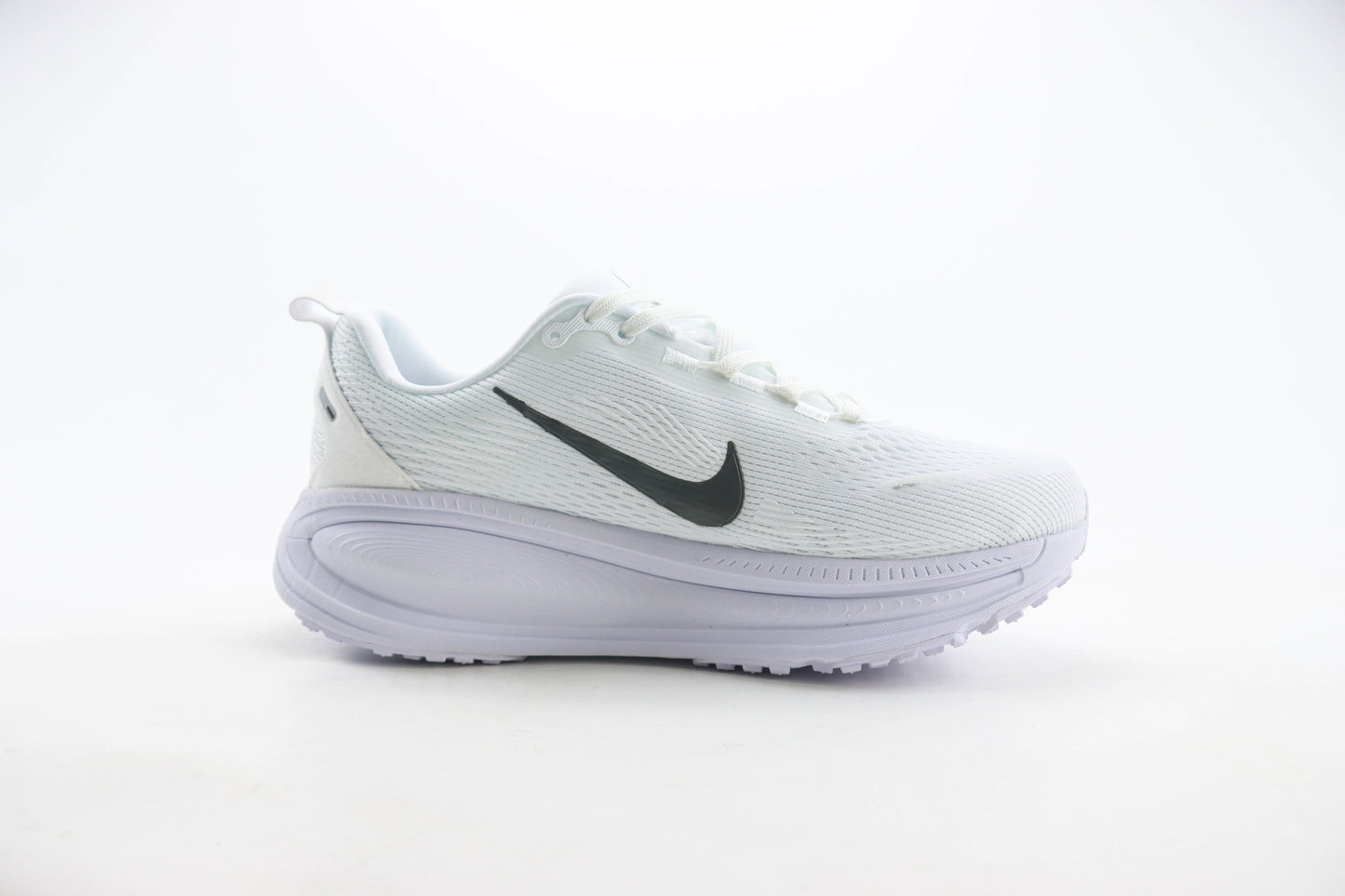 Nike Vomero 18 All White