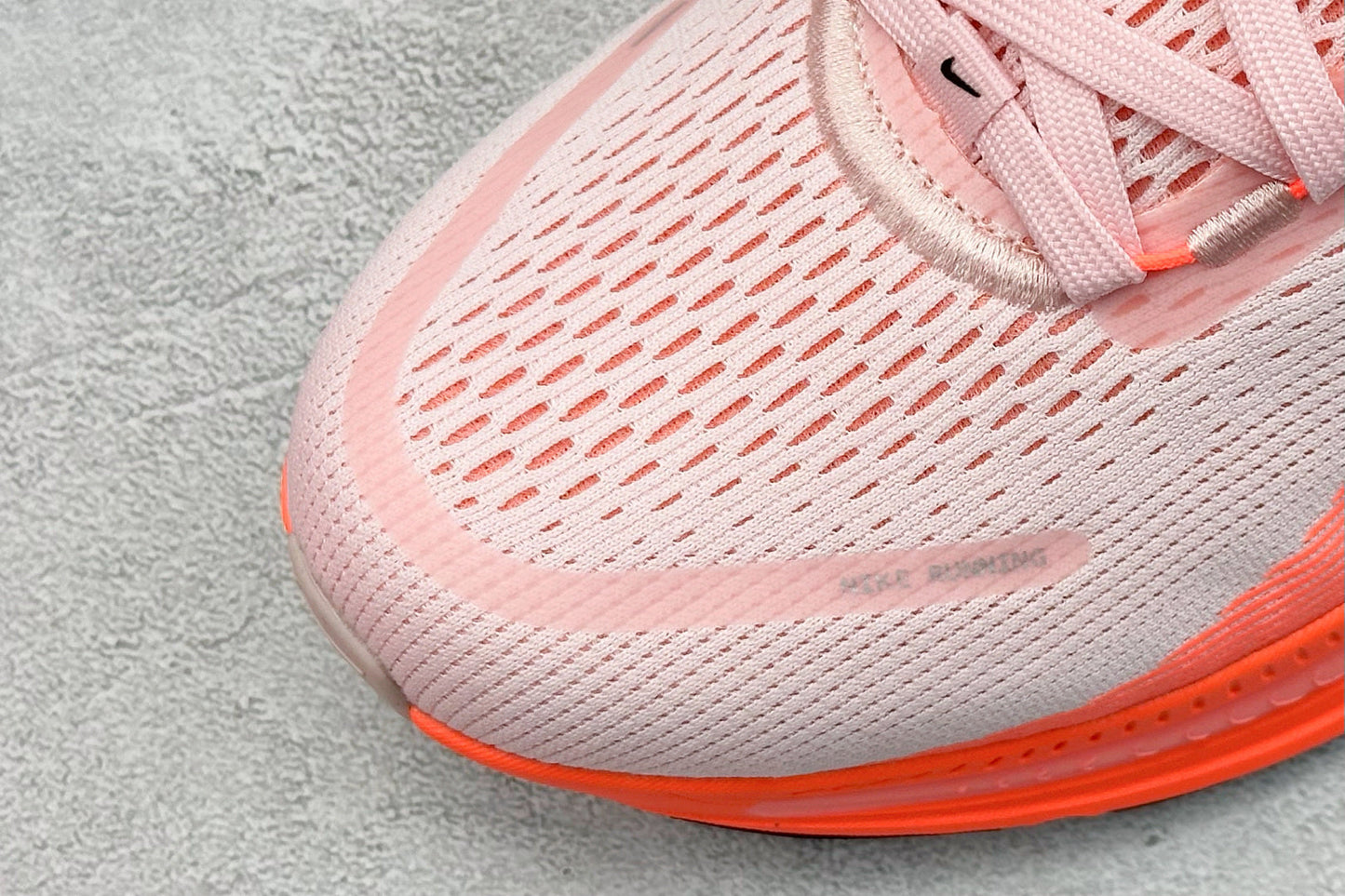 Nike Vomero 18 Echo Pink