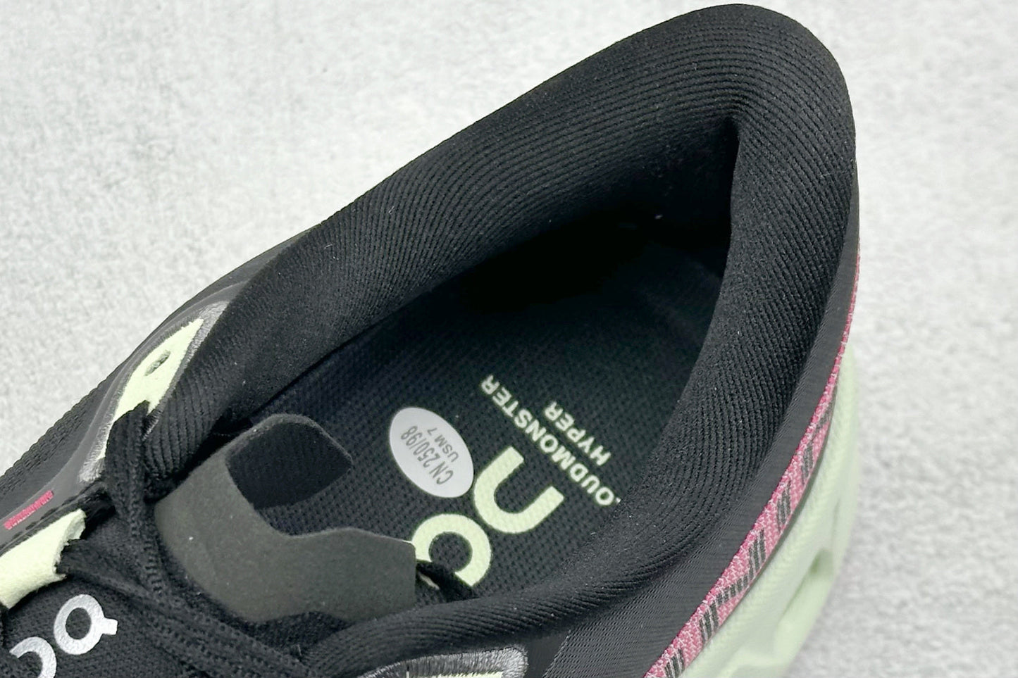 On M Cloudmonster Hyper Black Lima
