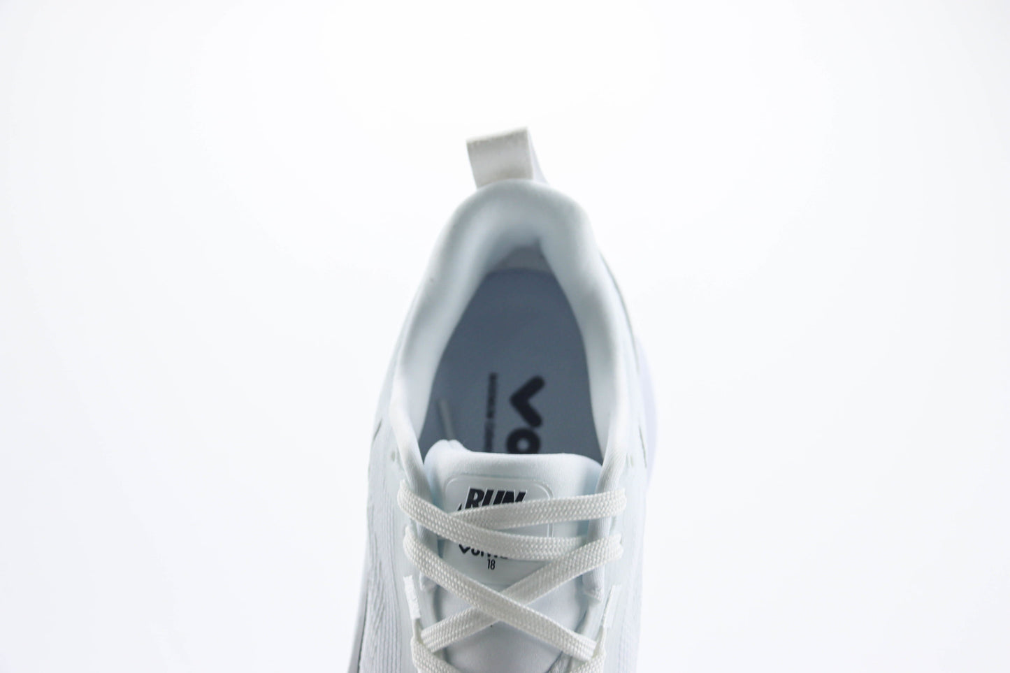 Nike Vomero 18 All White