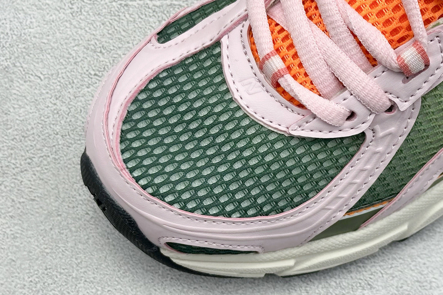 New Balance 740 Concepts Saignée Icy Pink Forest Night Flame Orange Sylvan Green