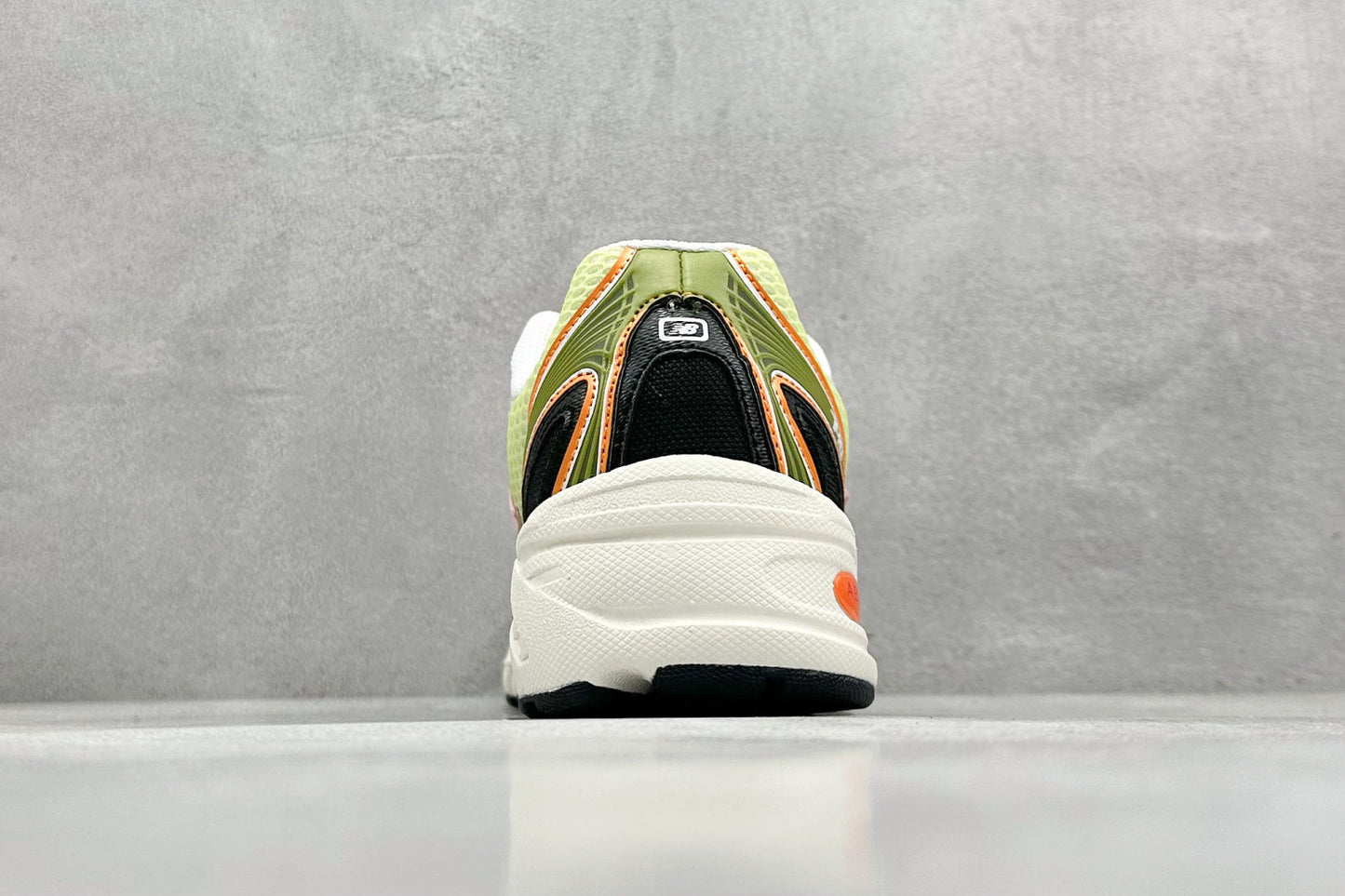 New Balance 740 Concepts Saignée Icy Pink Forest Night Flame Orange Sylvan Green