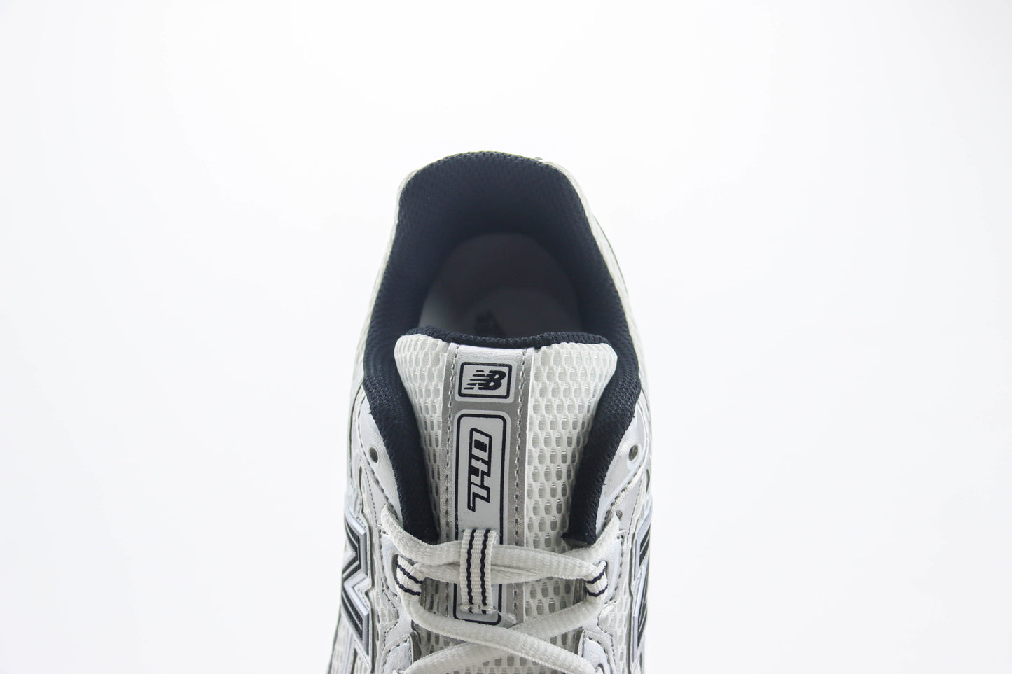 New Balance 740 White & Silver