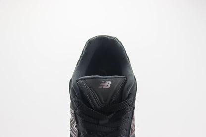 New Balance 2010 Black Iridescent
