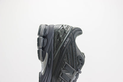 New Balance 1906R Greyscale