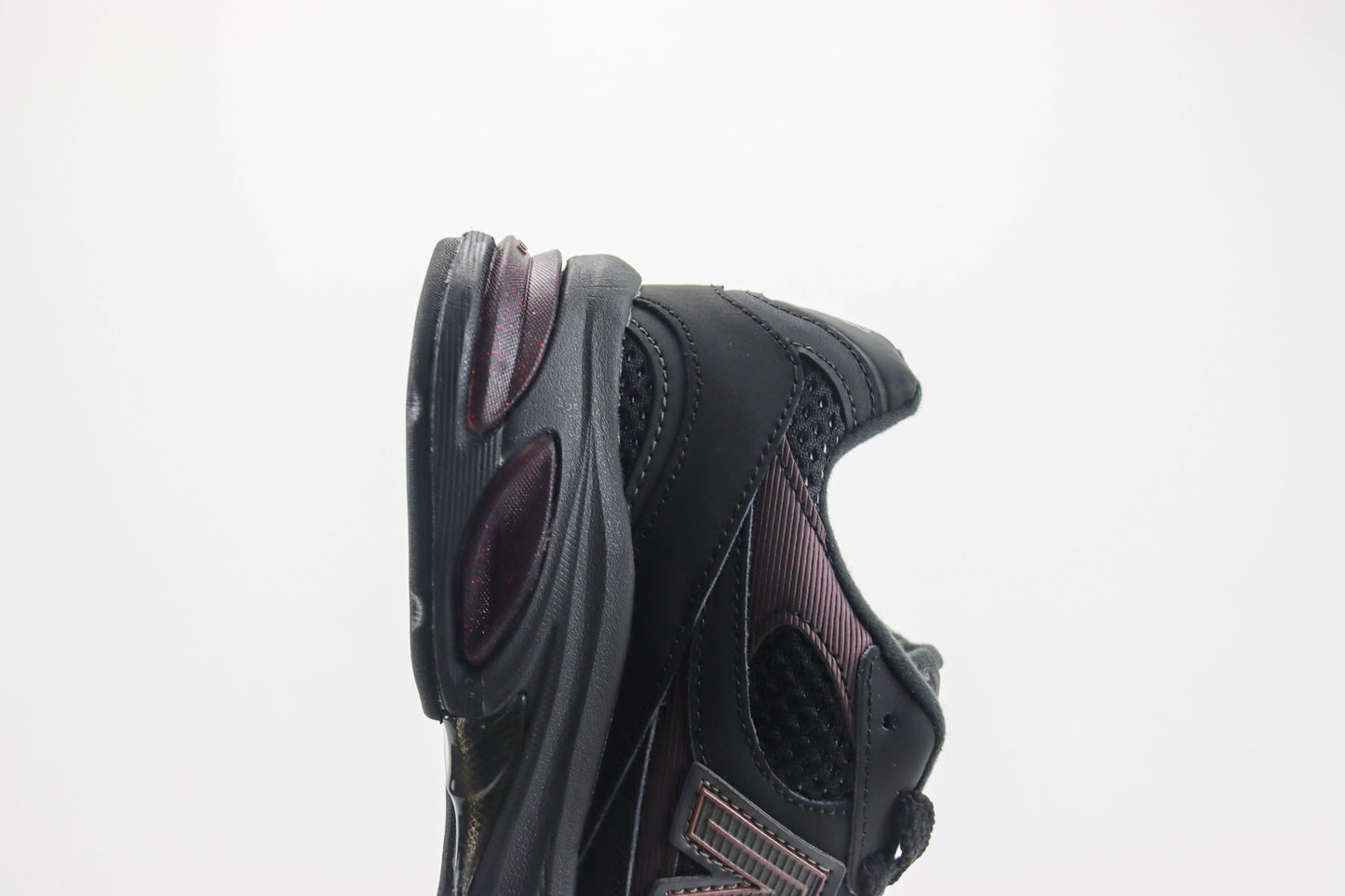 New Balance 2010 Black Iridescent