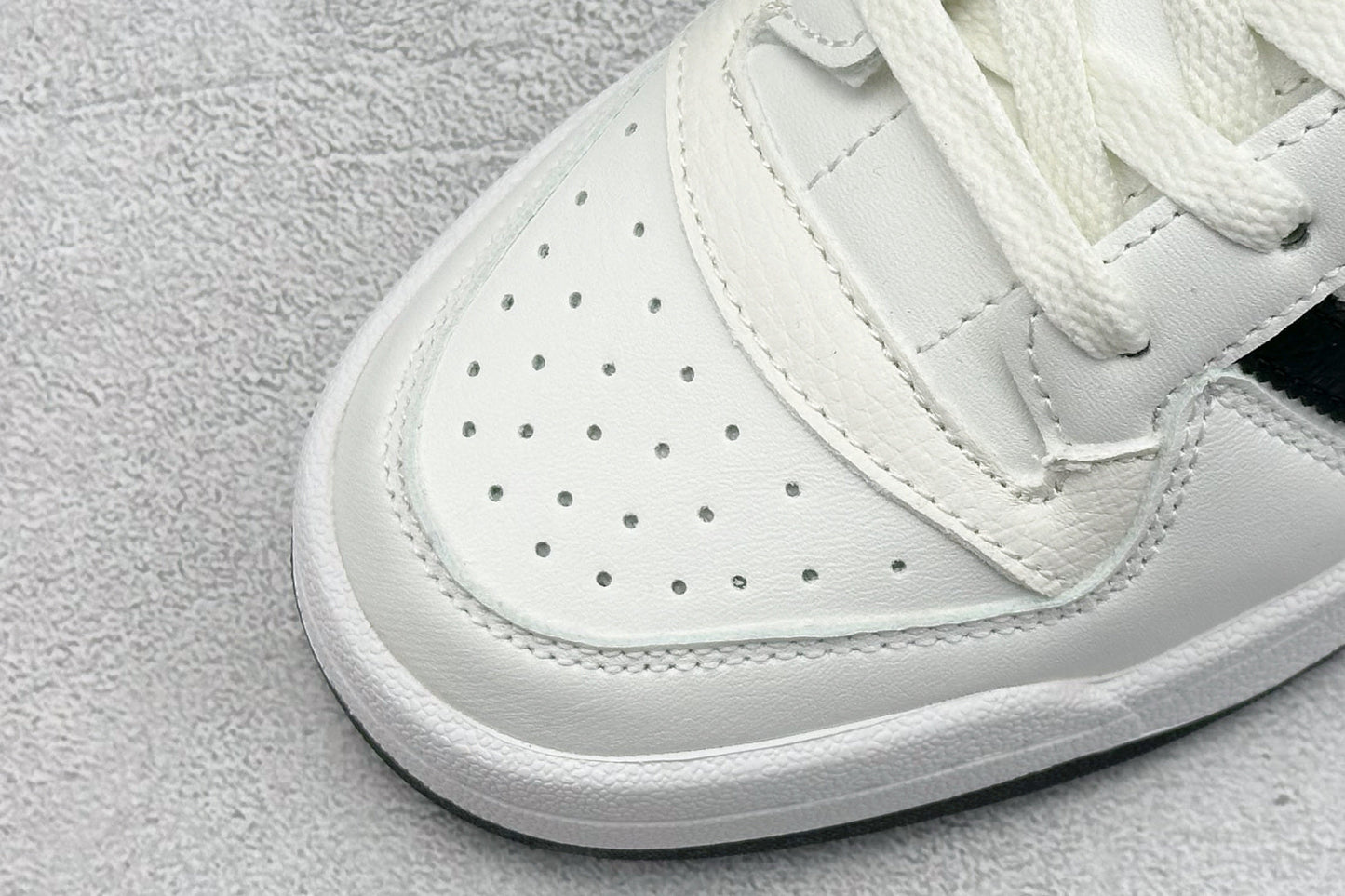 Adidas Forum 84 Low White Black