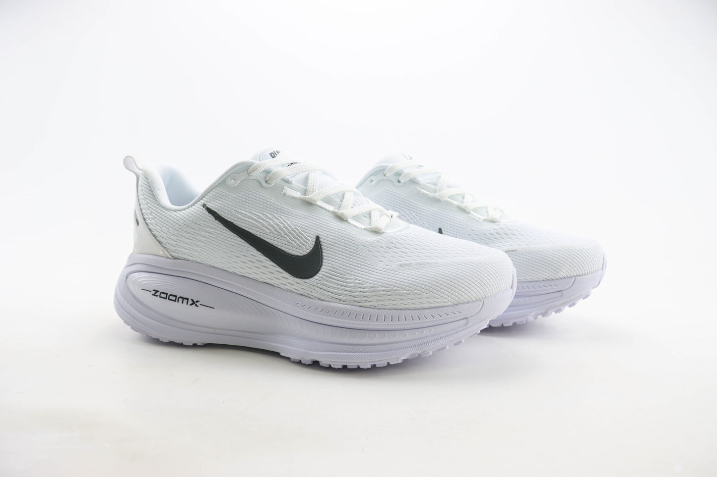 Nike Vomero 18 All White
