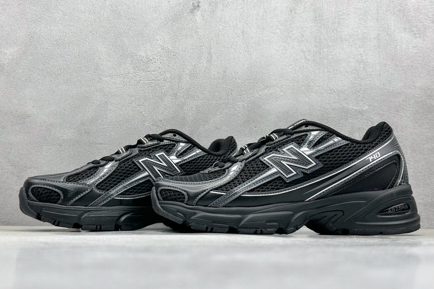 New Balance 740 Black Metallic