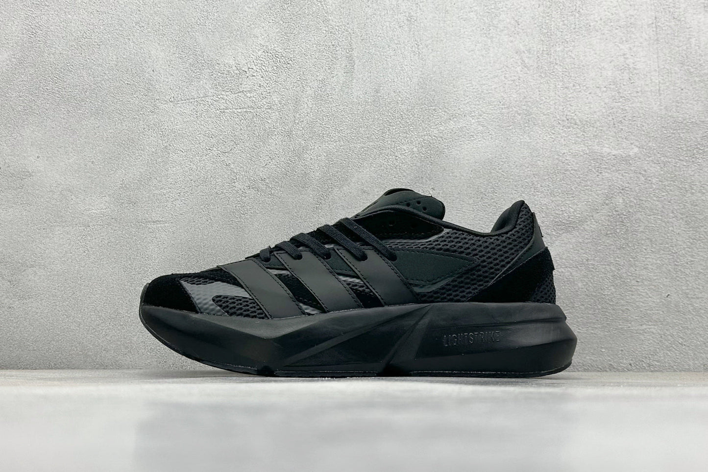 Adidas Lightblaze Black Carbon