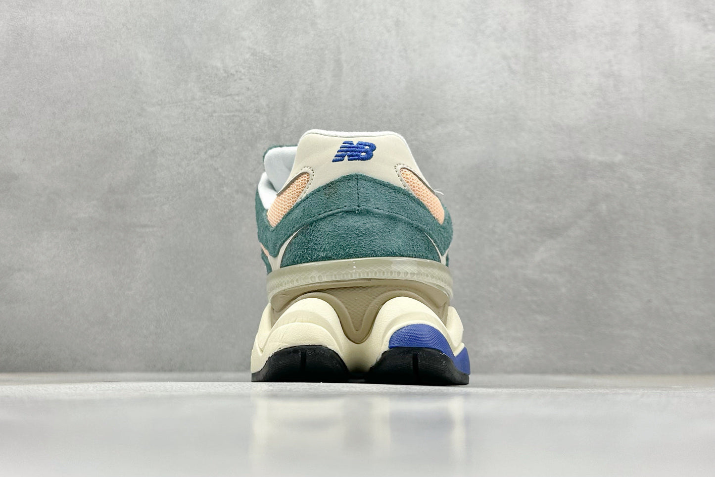 New Balance 9060 New Spruce Peach Blossom