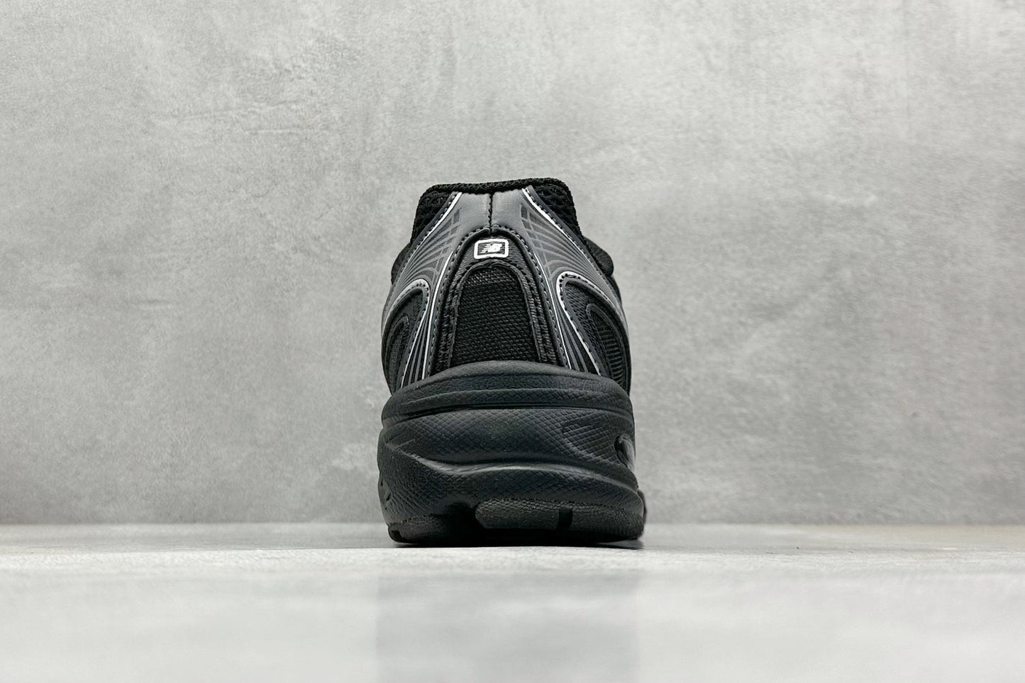 New Balance 740 Black Metallic