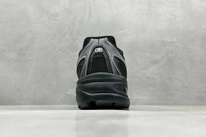 New Balance 740 Black Metallic