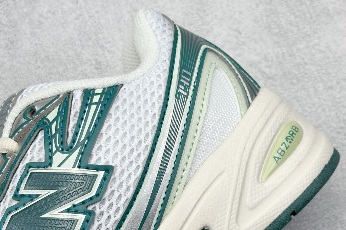 New Balance 740 White Marsh Green