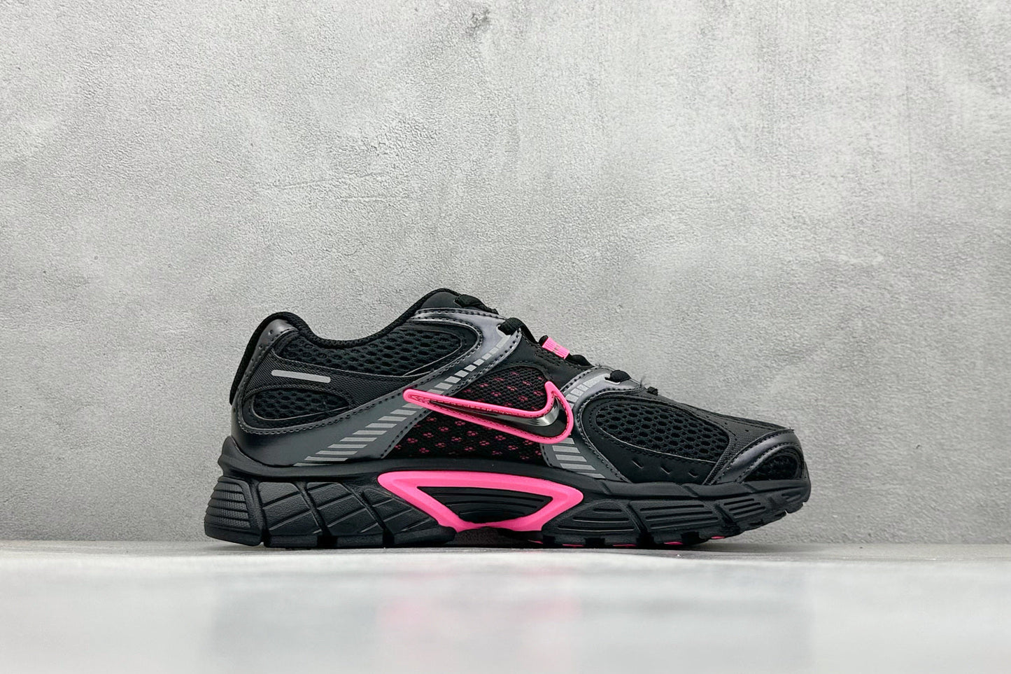 Nike V5 RNR Black Pink