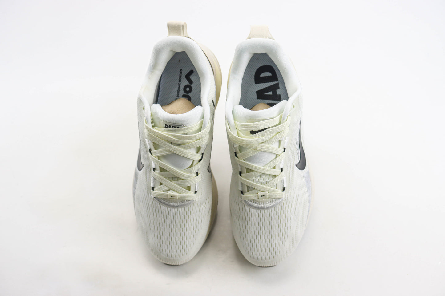 Nike Vomero 18 Coconut Milk