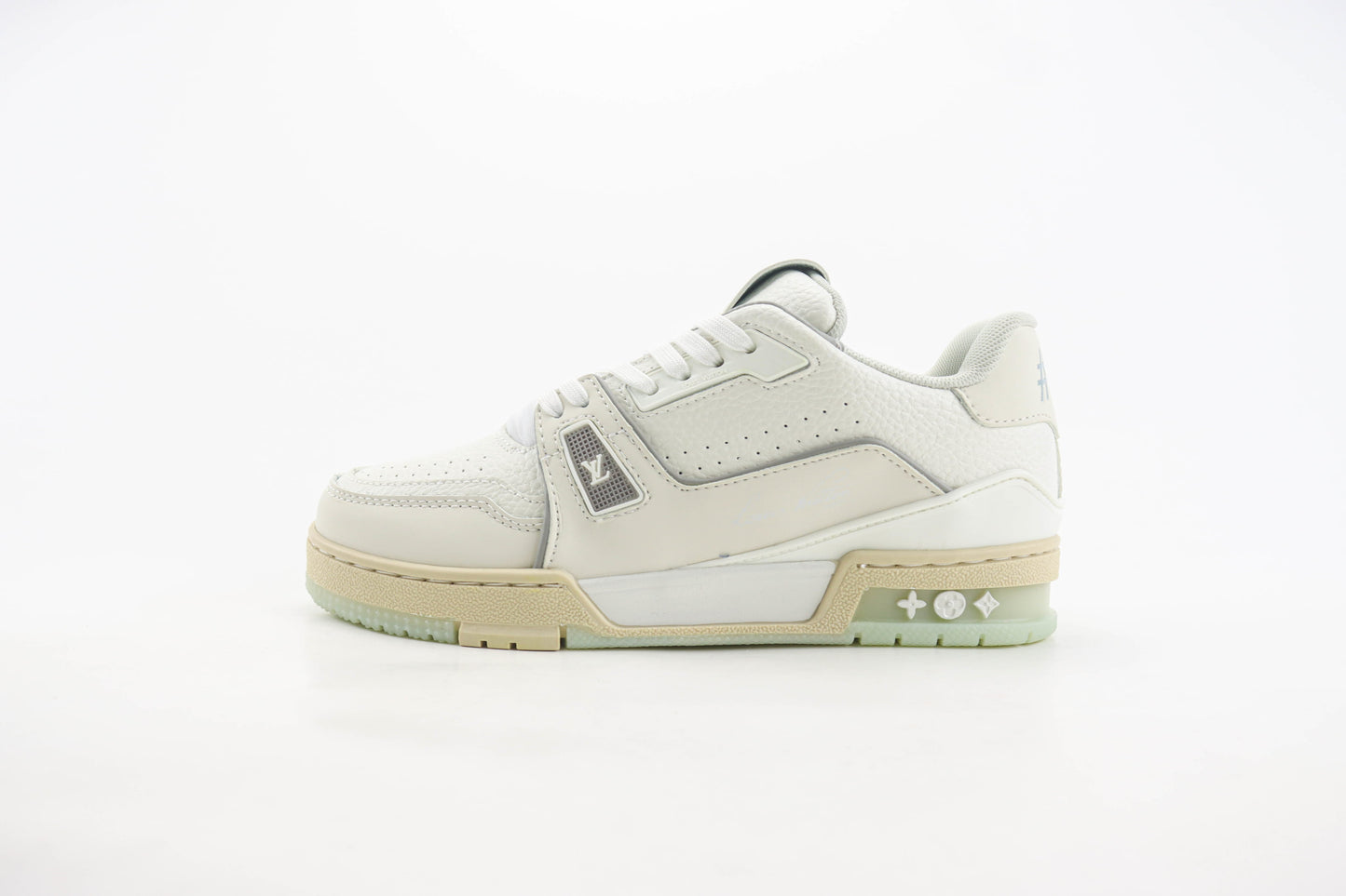 Louis Vuitton Trainer White Signature