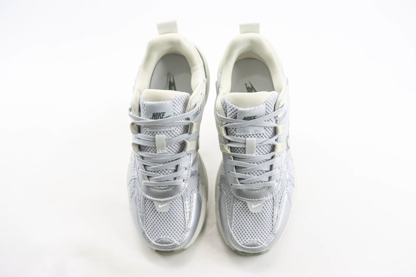 Nike V5 RNR Photon Dust Light Silver Summit White