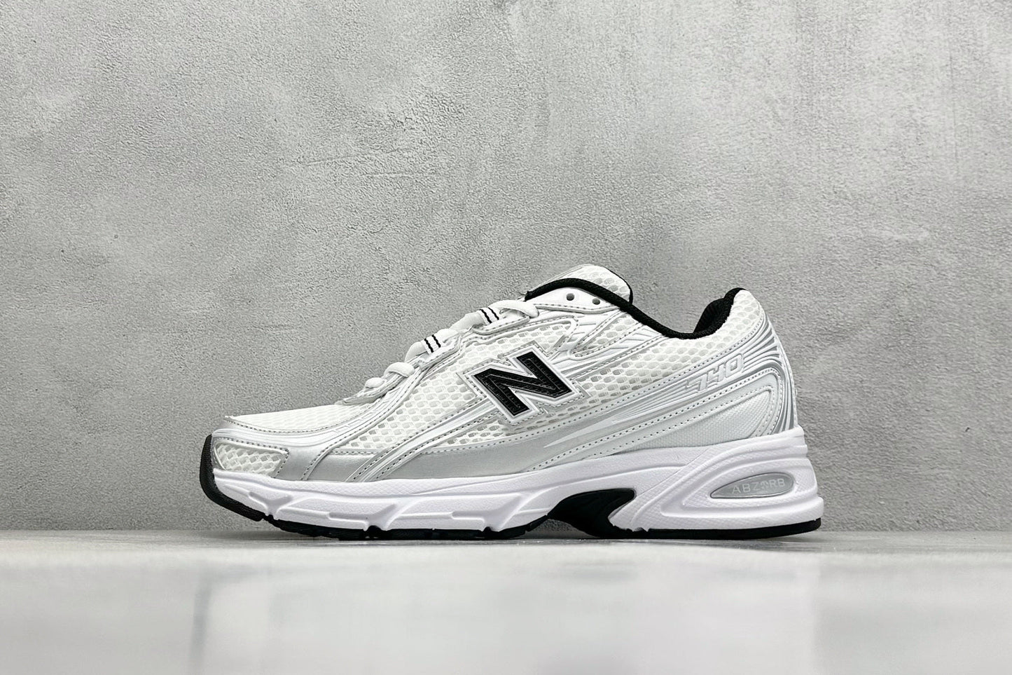 New Balance 740 White & Silver