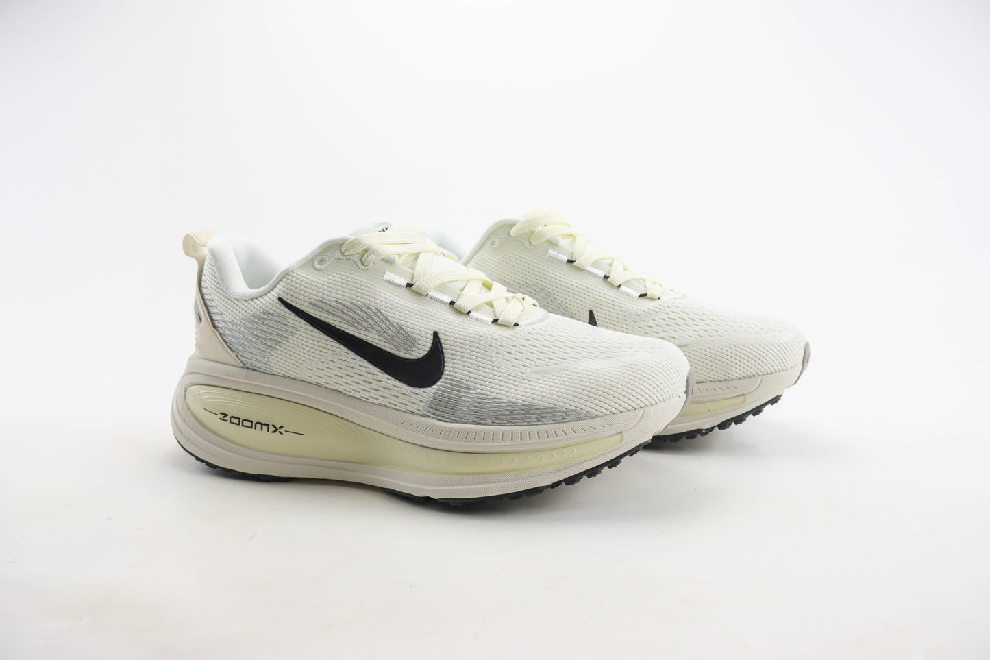 Nike Vomero 18 Coconut Milk