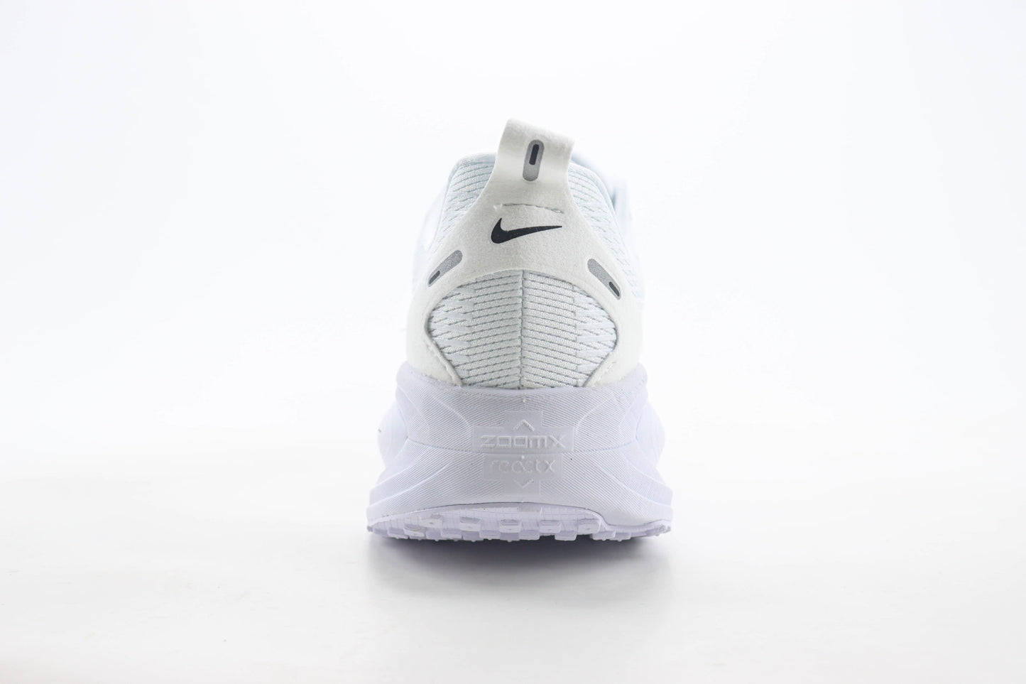 Nike Vomero 18 All White